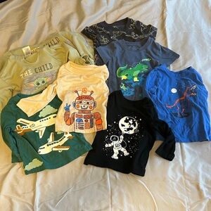 Cat & Jack & Star Wars - Boys Bundle. 4 Long & 2 Short Sleeve Tees & Sweatshirts